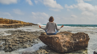 Is THCa Safe to Use During a Yoga or Meditation Practice? (2025 Mindful Wellness Guide)